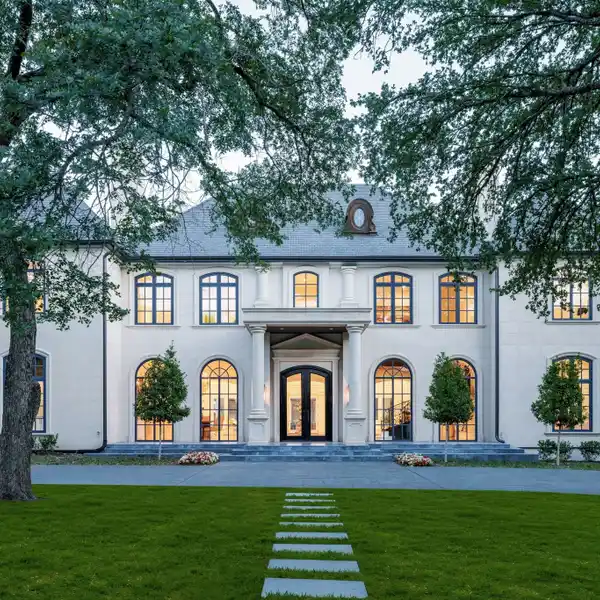 EXTRAORDINARY ESTATE IN OLD PRESTON HOLLOW