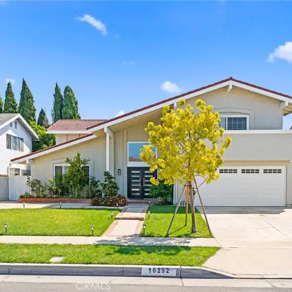 IMMACULATE NEWLY REMODELED RESIDENCE