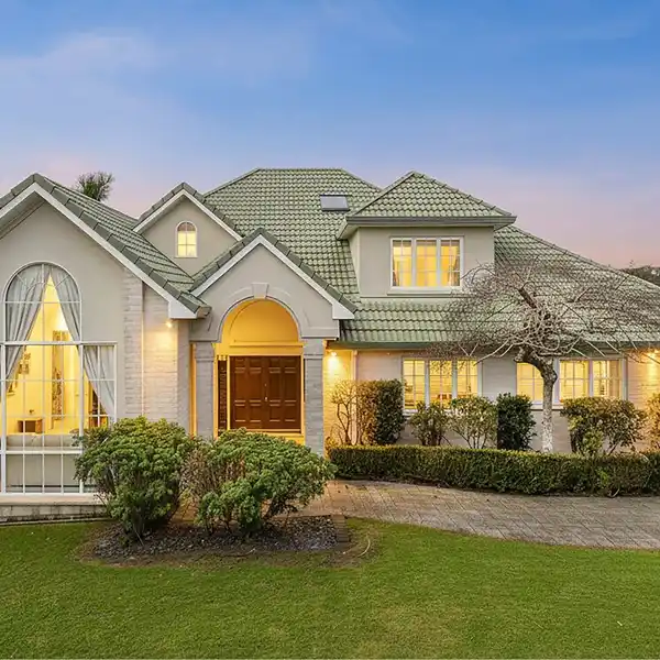 A RARITY IN PRESTIGIOUS MANOR PARK