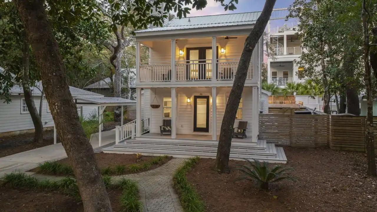 Turnkey Beach House a Block to the Sand