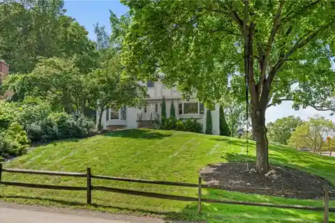 Beautifully Updated Home in Falconhurst