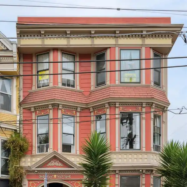 NEWLY RENOVATED CONDO