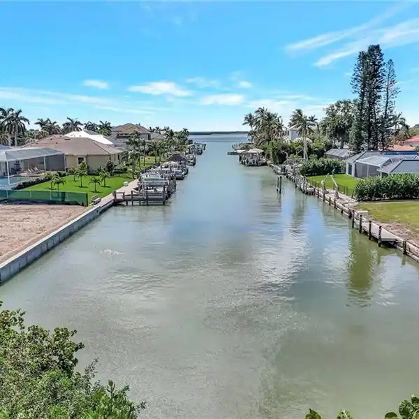 EXCEPTIONAL WATERFRONT LOT