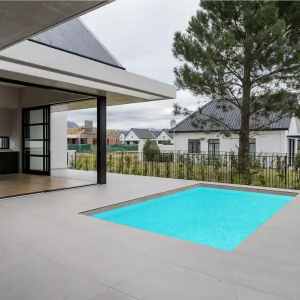NEWLY BUILT MODERN DESIGNER HOME
