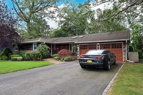 MOVE-IN READY MID-BLOCK RANCH