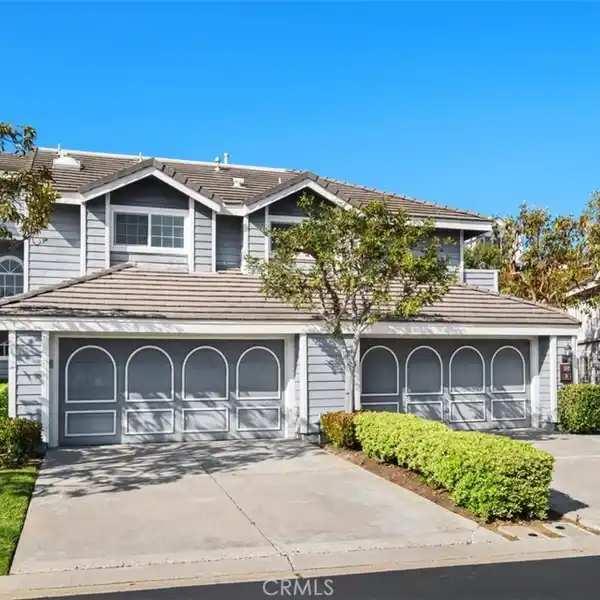 UPPER FLOOR END UNIT CONDO IN BEACON HILL