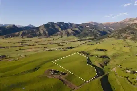 Exceptional 20-Acre Estate Opportunity