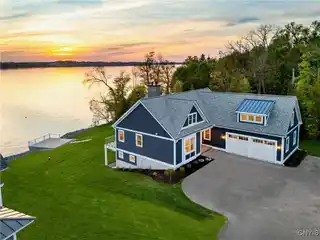 Exceptional Newly Built Lakefront Retreat