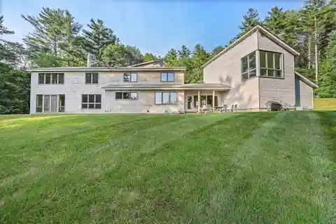 Architect-Designed Sanctuary on Nearly 8 Acres