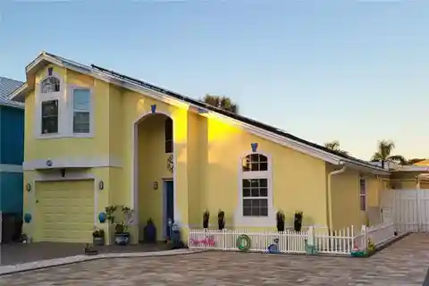 Rare Intracoastal Location
