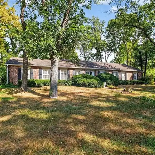 METICULOUSLY MAINTAINED RANCH-STYLE HOME
