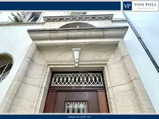 Versatile Light-Flooded Apartment