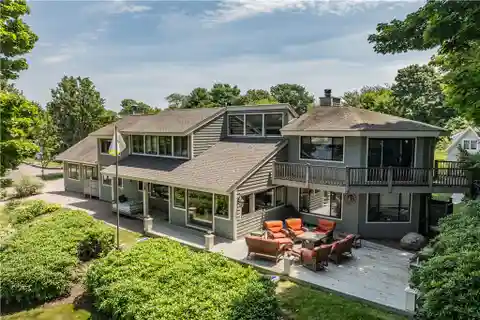 An Exceptional Waterfront Lifestyle in Avondale
