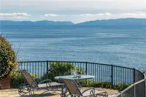 Truly Rare Bluff-Top Home in Lunada Point
