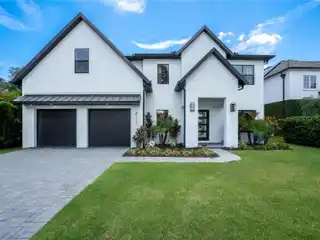 Luxury Living in the Heart of Swann Estates