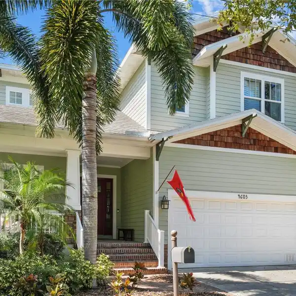 GORGEOUS CRAFTSMAN HOME IN BAYSHORE BEAUTIFUL