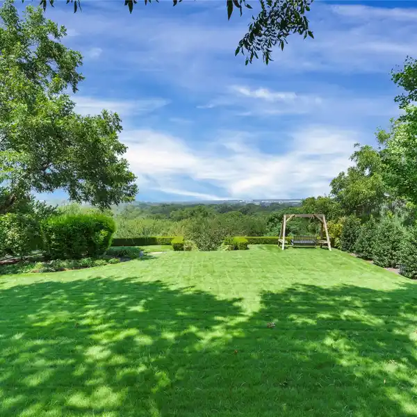 EXPANSIVE BLUFF-VIEW ESTATE WITH ENDLESS POTENTIAL