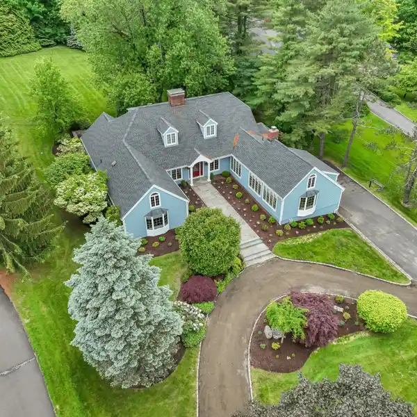 GORGEOUS CUSTOM HOME IN A SPECIAL LOCATION