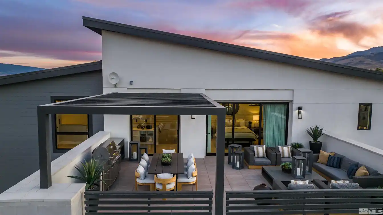 Penthouse Villa Overlooking Paseo