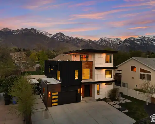 FRESH AND DISTINCTIVE MODERN HOME