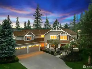 Sophistication Meets Comfort in Aldarra Estates