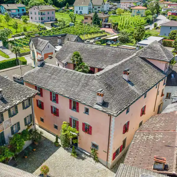 FIVE BEDROOM HOME IN A HISTORIC BUILDING