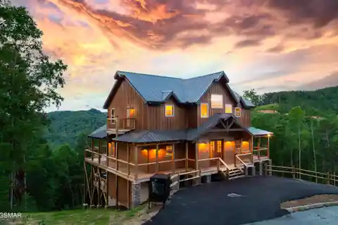 Large Cabin in Thunder Mountain
