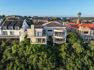Luxury Living with Nature at Your Doorstep