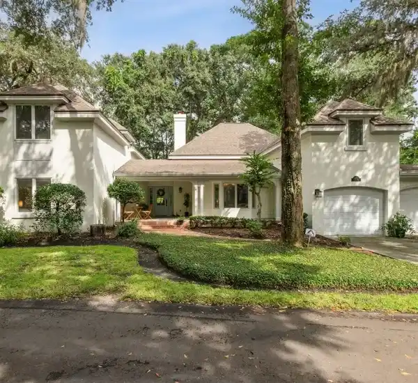 STUNNING AMELIA ISLAND GEM