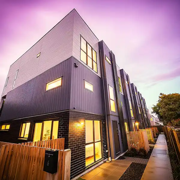 PRESTIGIOUS NEAR-NEW TOWNHOUSE