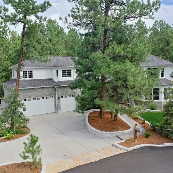 FULLY RENOVATED HOME IN CASTLE PINES VILLAGE