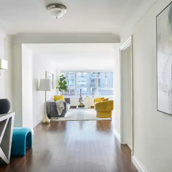 SOPHISTICATED MANHATTAN CONDO WITH PRIVATE GARDEN