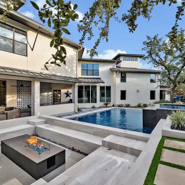 SPACIOUS MODERN TEXAS HILL COUNTRY HOME