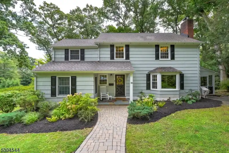 Charming Colonial Home in Mountain Lakes