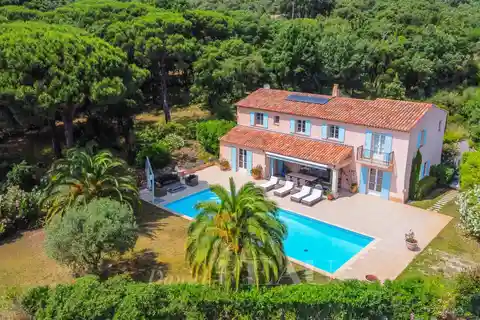 Peaceful Luxury Property with Pool