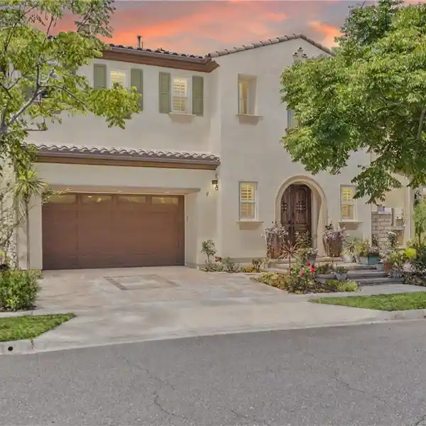 BEAUTIFULLY UPGRADED HOME IN HIGHLANDS