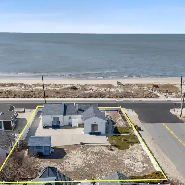 STUNNING WATERFRONT HOME WITH PANORAMIC BAY VIEWS