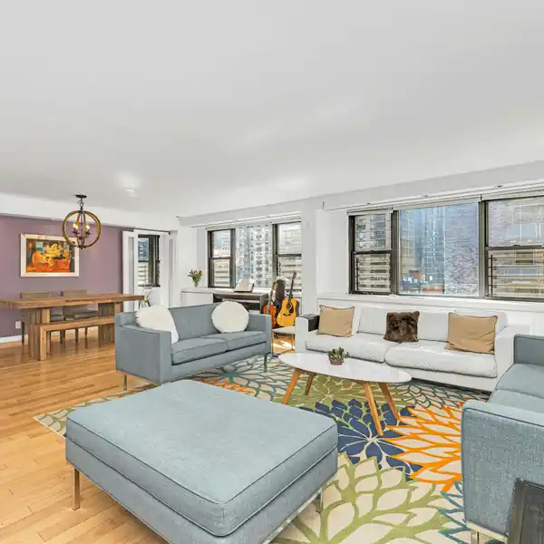SUNDRENCHED AND SPACIOUS THREE BED FOR RENT
