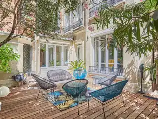 House-Like Feel in the Heart of Paris