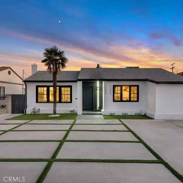 BEAUTIFULLY UPGRADED HOME IN NORTH HOLLYWOOD