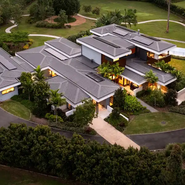 MAGNIFICENT MODERN RESIDENCE