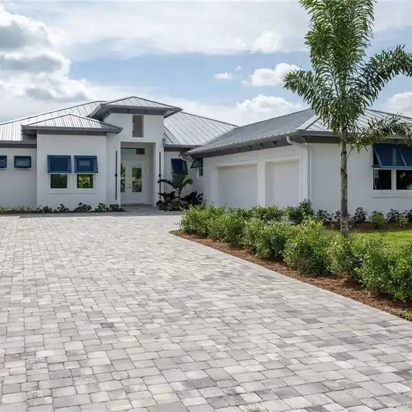 BRAND NEW CONSTRUCTION A BLOCK FROM THE BEACH