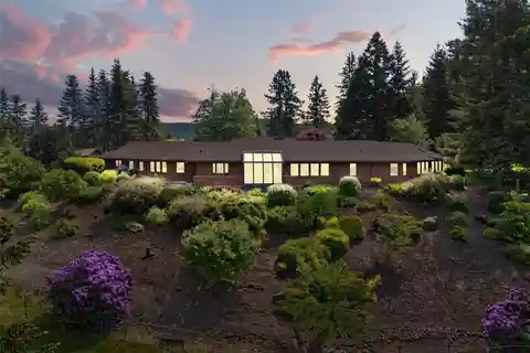 Elegant Living Meets Ranch-Style Convenience