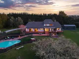 Renovated Family Retreat on over One Hectare