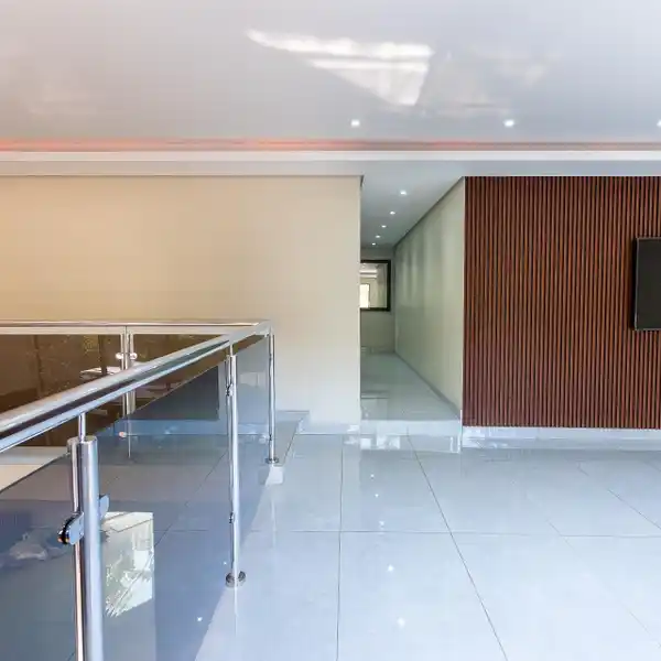 EXQUISITE HOME IN FOREST HILLS