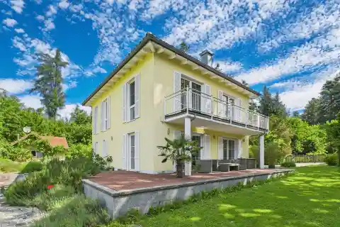Amazing Retreat with Main House Plus Guest Home and Cabin