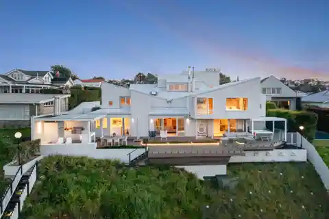 Luxury Living with Panoramic Views