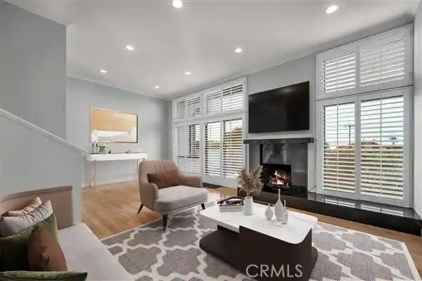OCEAN-VIEW TOWNHOME IN REDONDO BEACH