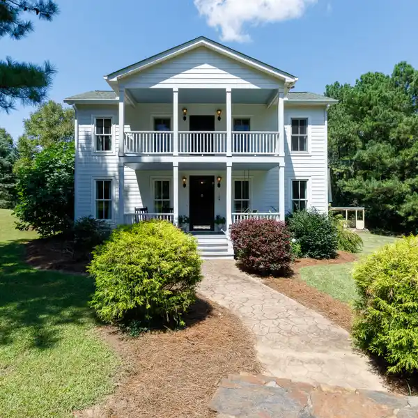 REFINED LIVING ON 5.42 ACRES