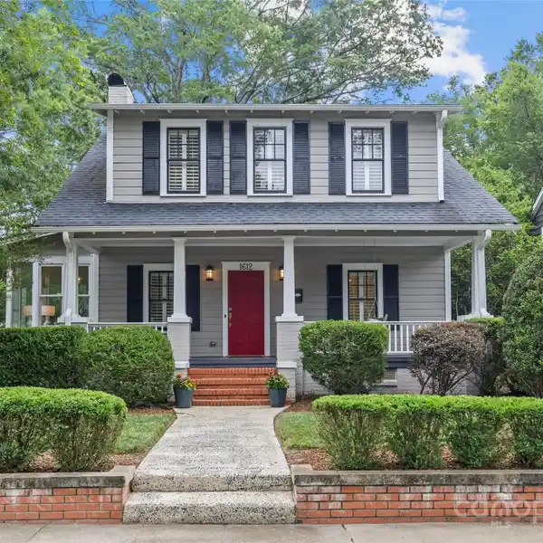 CHARMING AND HISTORIC MIDWOOD BUNGALOW